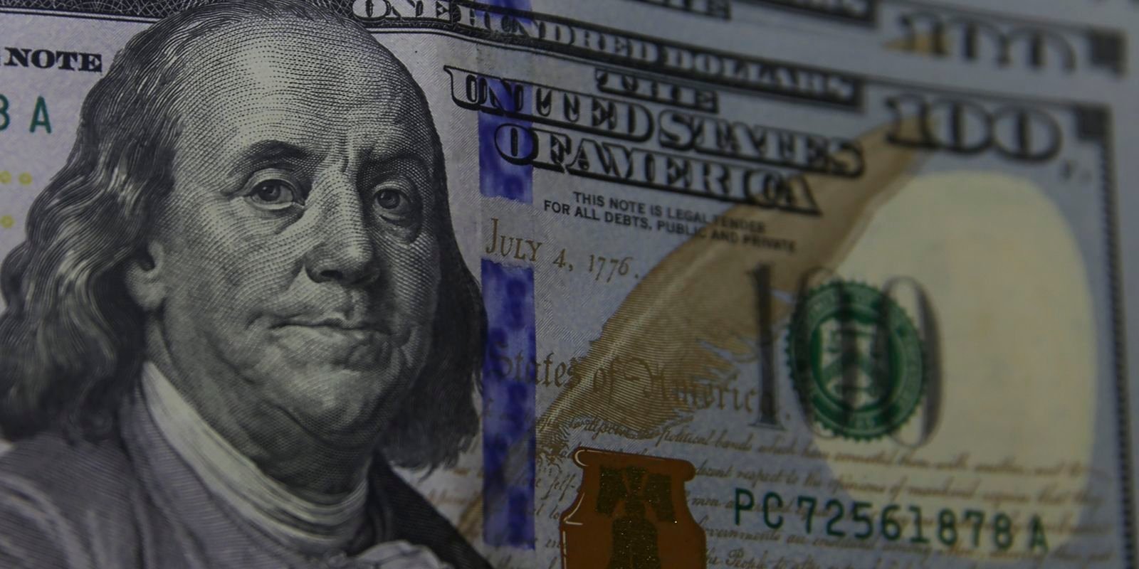 dolar-cai-para-r$-5,63-com-espera-de-medidas-alternativas-ao-iof
