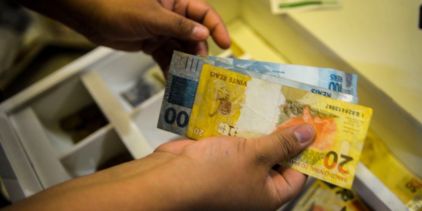 mercado-eleva-previsao-de-expansao-da-economia-para-2,18%-em-2025