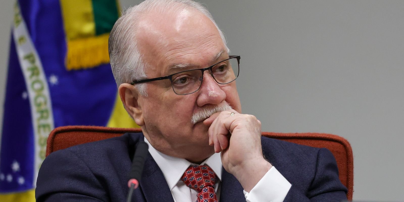 fachin-pede-esclarecimentos-sobre-guarda-municipal-armada-no-rio