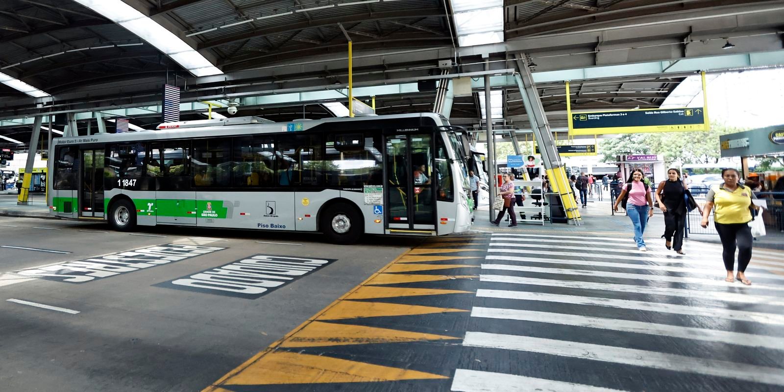 servidor-publico-e-acusado-de-ser-um-dos-depredadores-de-onibus-em-sp