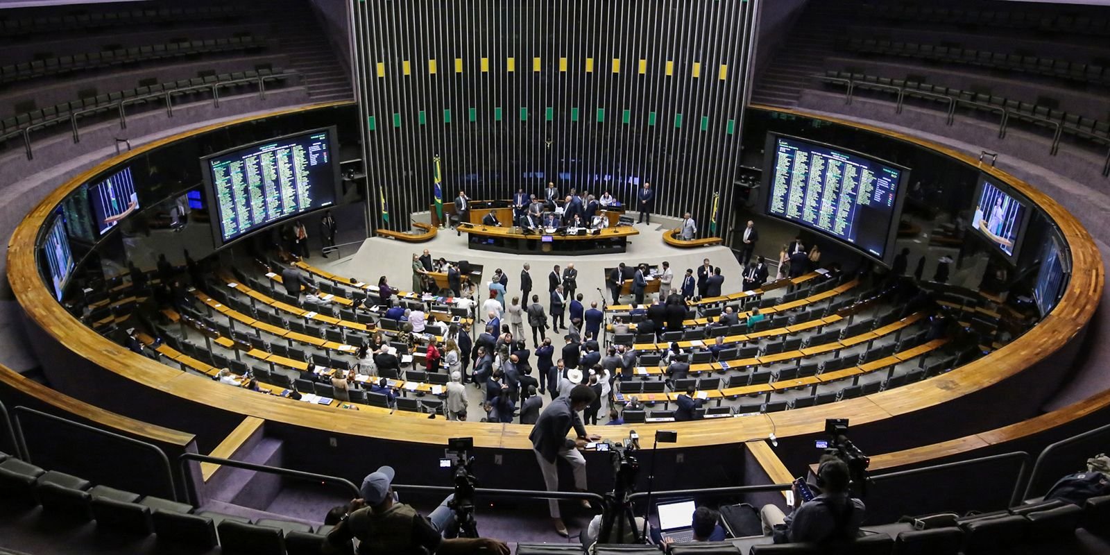 pl-que-isenta-ir-ate-r$-5-mil-sera-votado-na-quarta,-1o-de-outubro
