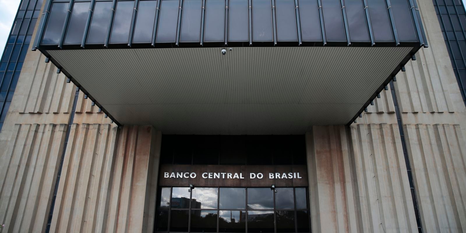 ata-do-copom:-bc-nao-indica-mais-cortes-na-taxa-de-juros