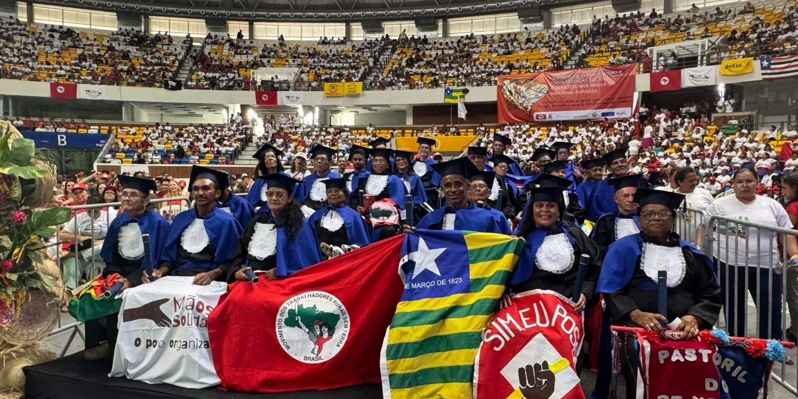festa-em-recife-celebra-30-mil-alfabetizados-em-programa-social