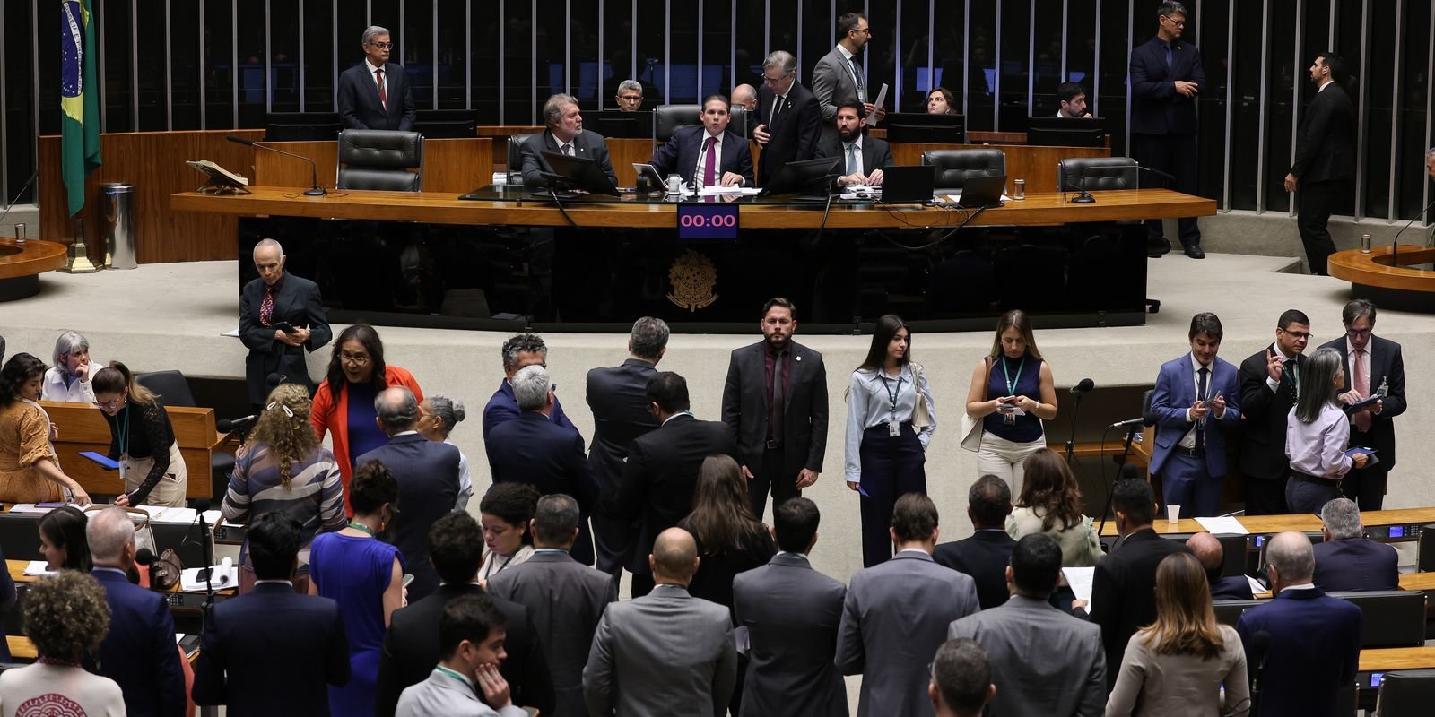 camara-inicia-analise-de-projeto-sobre-exploracao-de-minerais-criticos