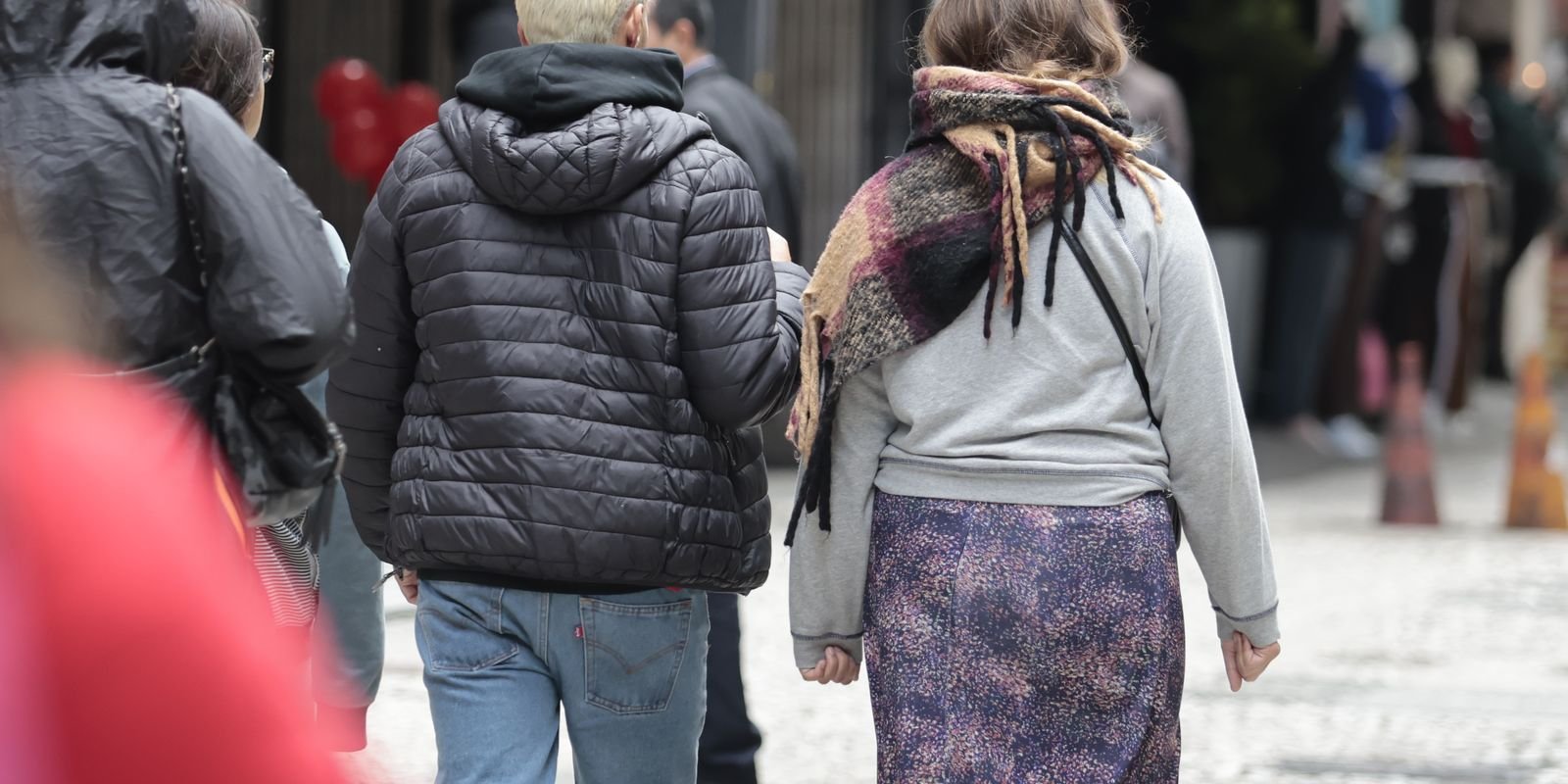 inmet-emite-alerta-para-18-estados-de-frente-fria-e-tempestades