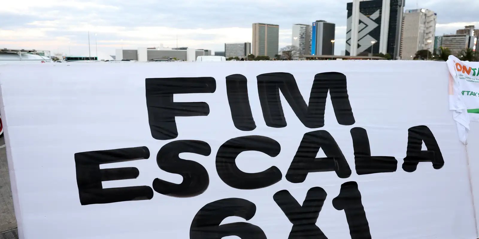 vereadores-fazem-“protocolaco”-de-projetos-pelo-fim-da-escala-6×1