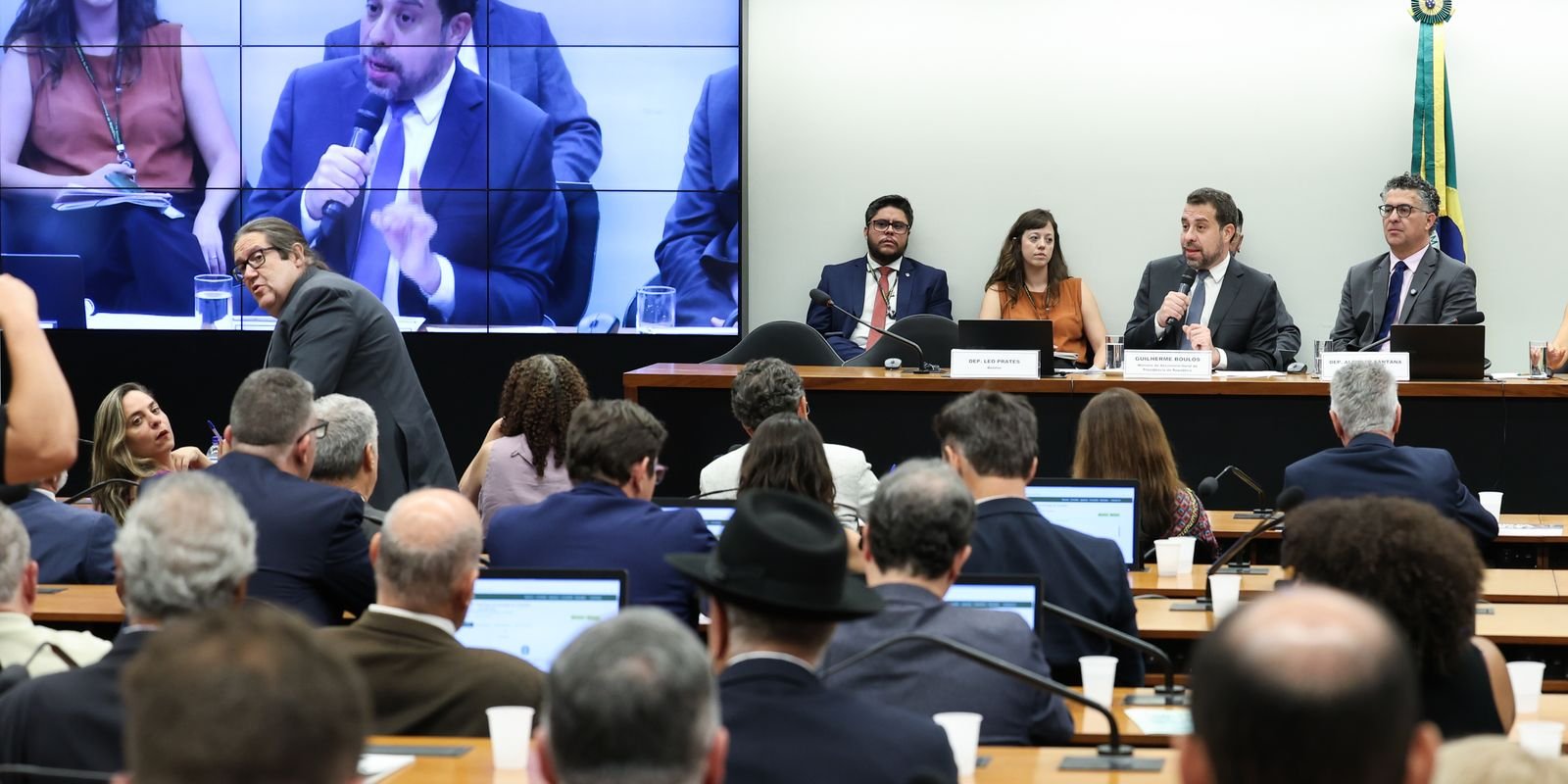 boulos-critica-compensacao-a-empresas-pelo-fim-da-escala-6×1