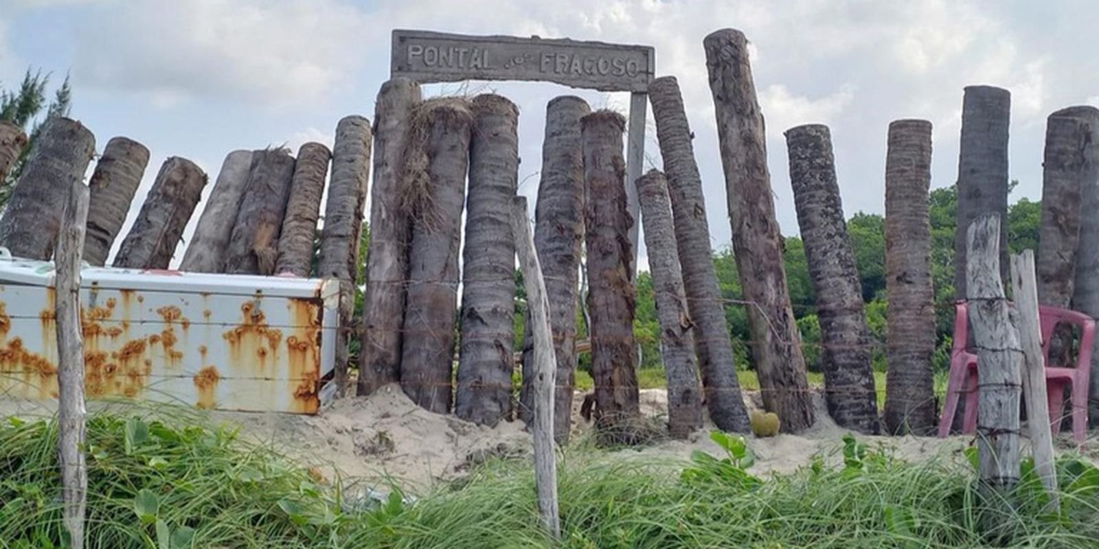 justica-manda-demolir-muro-de-570-metros-no-pontal-de-maracaipe-(pe)