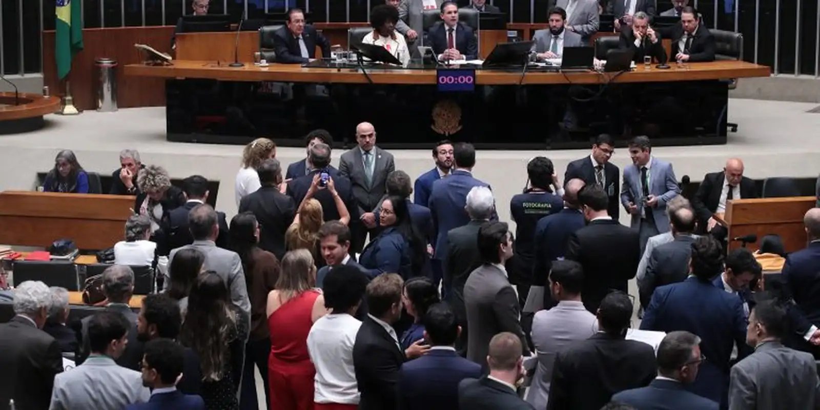 camara-aprova,-em-primeiro-turno,-pec-do-fim-da-escala-6×1
