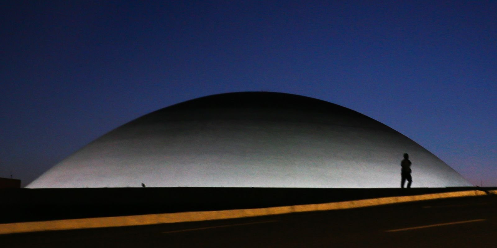 congresso-aprova-medidas-de-divulgacao-em-massa-do-ligue-180
