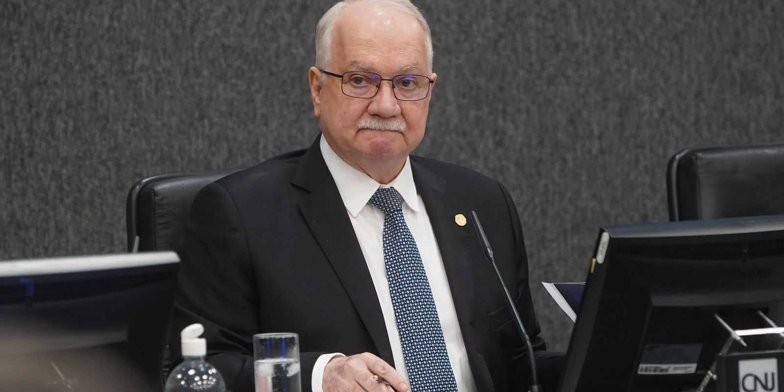 fachin-da-24-horas-para-pf-enviar-informacoes-sobre-celular-de-vorcaro