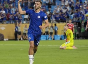 chelsea-goleia-benfica-e-encara-o-palmeiras-nas-quartas-nos-eua