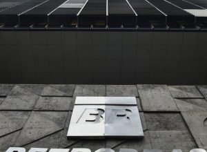 diretor-da-petrobras-atribui-queda-na-bolsa-a-montante-de-dividendos