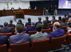 saiba-como-foi-o-1o-dia-do-julgamento-de-bolsonaro-e-mais-sete-reus