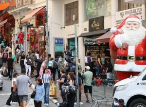 novo-salario-minimo-sera-de-r$-1.621-em-2026