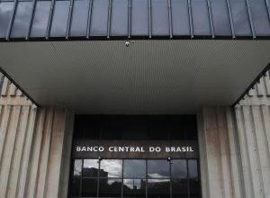ata-do-copom:-bc-nao-indica-mais-cortes-na-taxa-de-juros