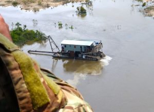 operacao-apreende-embarcacoes-e-estruturas-de-garimpo-ilegal-no-am