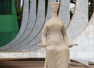 stf-suspende-julgamento-sobre-aposentadoria-de-empregado-publico