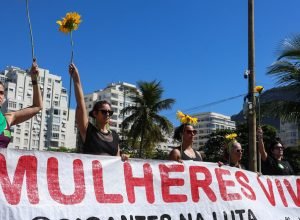 mulheres-vao-as-ruas-pela-votacao-do-pl-da-misoginia